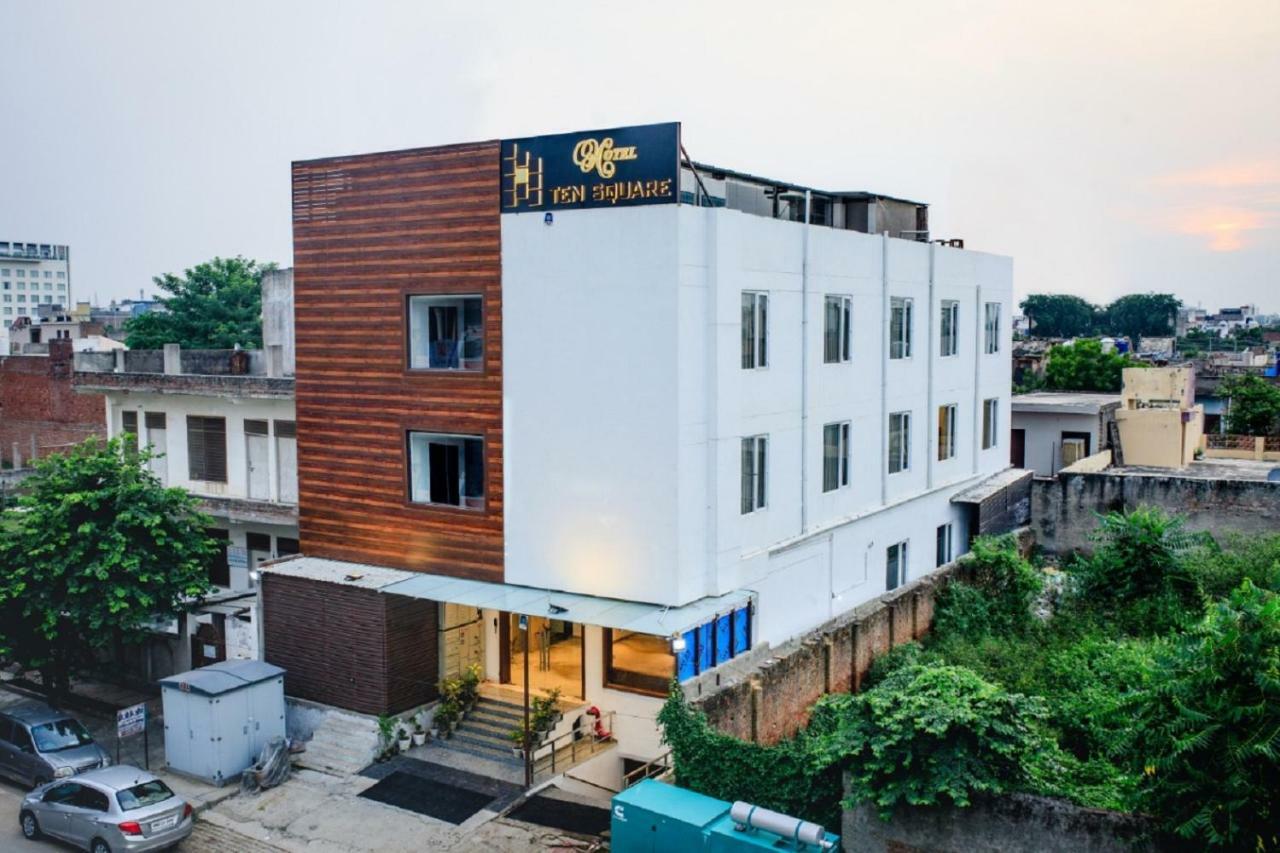 Dům (400 m²), pokoje: 21, vlastní koupelny: 21, destinace: Tajganj Agra  Exteriér fotografie
