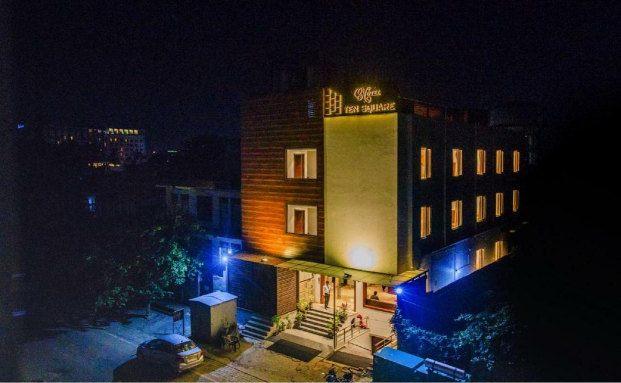 Dům (400 m²), pokoje: 21, vlastní koupelny: 21, destinace: Tajganj Agra  Exteriér fotografie