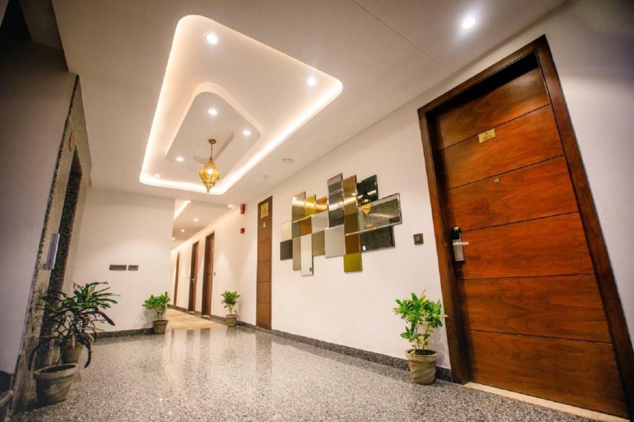 Dům (400 m²), pokoje: 21, vlastní koupelny: 21, destinace: Tajganj Agra  Exteriér fotografie