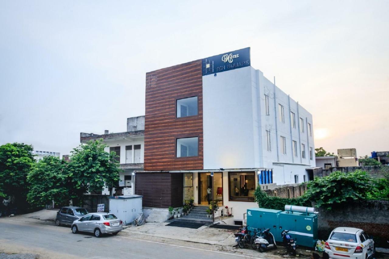 Dům (400 m²), pokoje: 21, vlastní koupelny: 21, destinace: Tajganj Agra  Exteriér fotografie