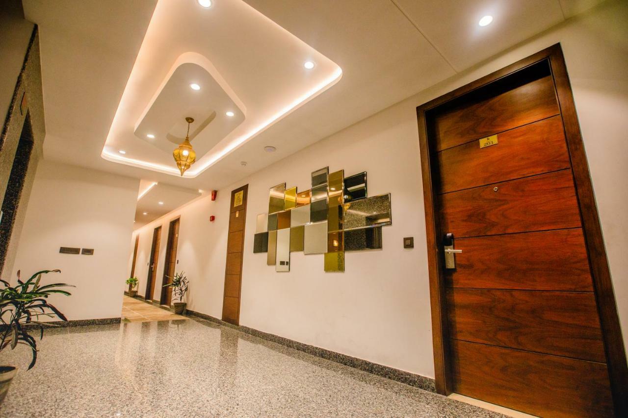 Dům (400 m²), pokoje: 21, vlastní koupelny: 21, destinace: Tajganj Agra  Exteriér fotografie
