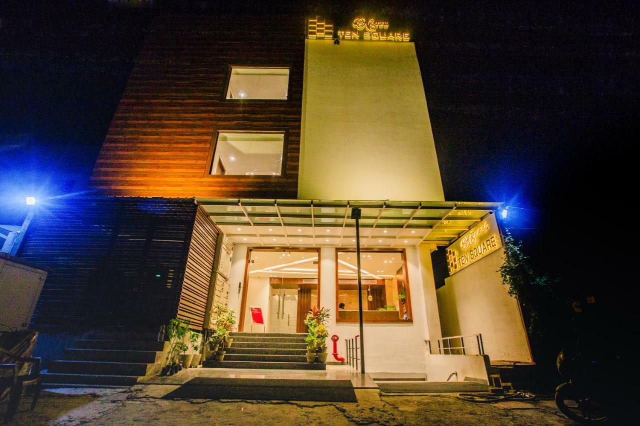 Dům (400 m²), pokoje: 21, vlastní koupelny: 21, destinace: Tajganj Agra  Exteriér fotografie