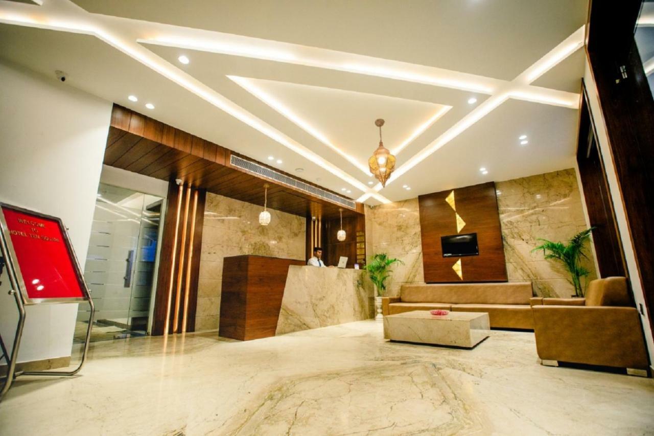 Dům (400 m²), pokoje: 21, vlastní koupelny: 21, destinace: Tajganj Agra  Exteriér fotografie