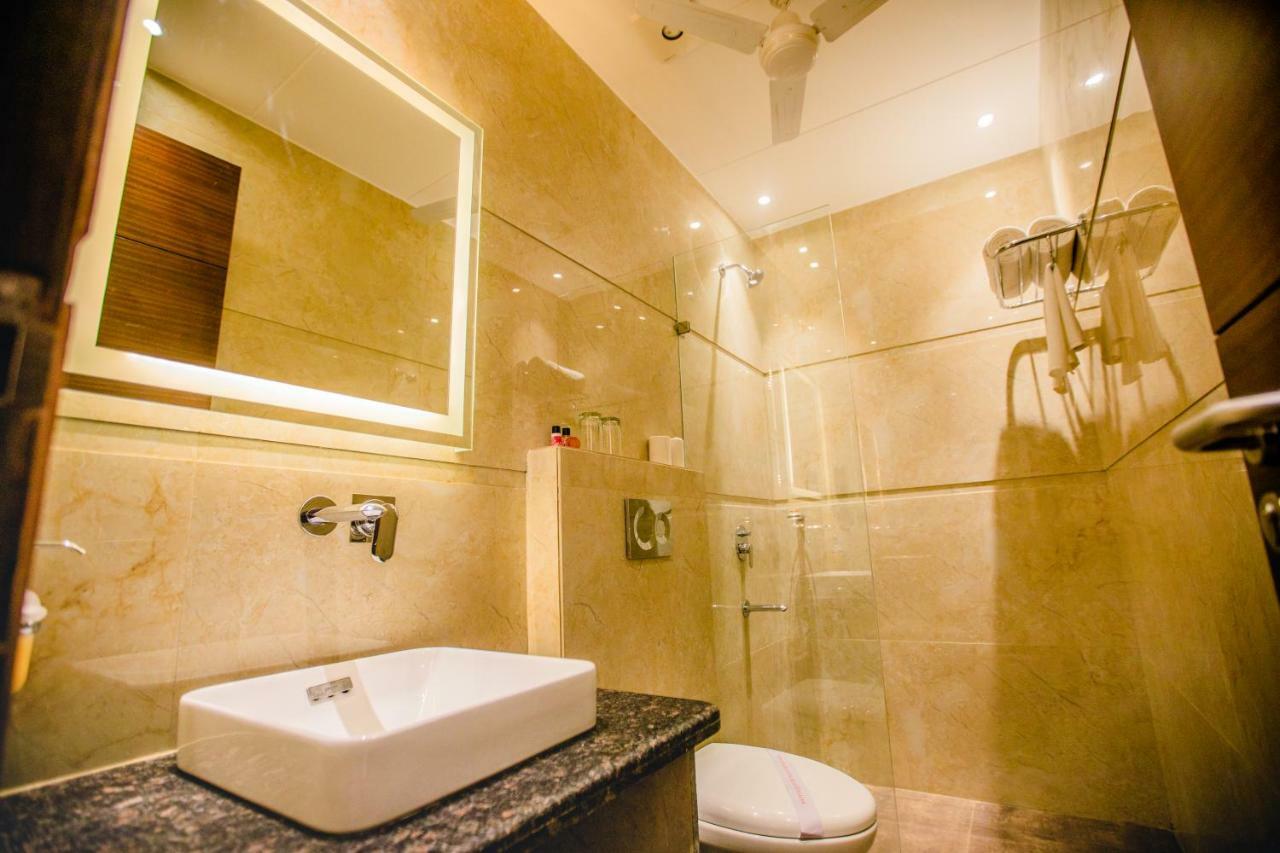 Dům (400 m²), pokoje: 21, vlastní koupelny: 21, destinace: Tajganj Agra  Exteriér fotografie